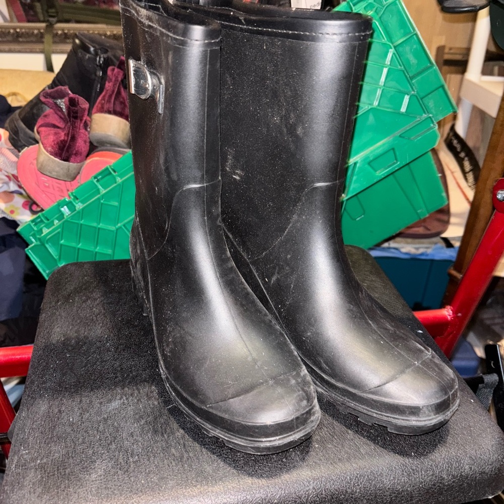 Black Rubber Rain Boots